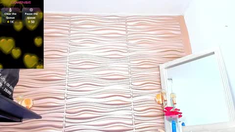 Mariana online show from March 3, 2025, 1:42 am