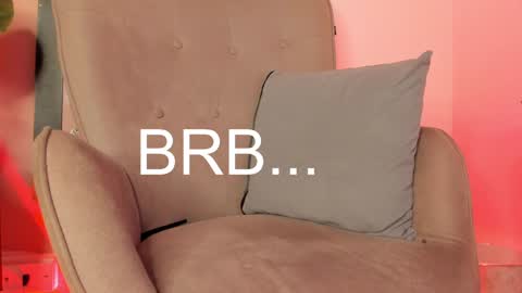 Snapshot of mia_ravenn chatting on December 30, 2024, 11:28 pm Mia online show from December 30, 2024, 11:28 pm