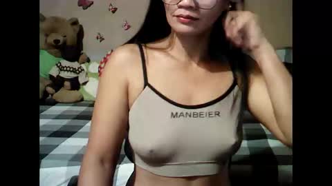 mia_rein online show from February 5, 2026, 9:47 am