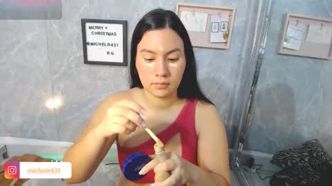 mia reys online show from December 3, 2025, 12:36 pm