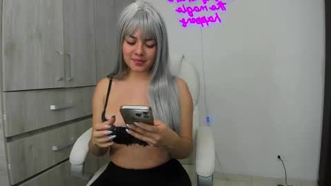 Mia online show from February 22, 2025, 3:23 am