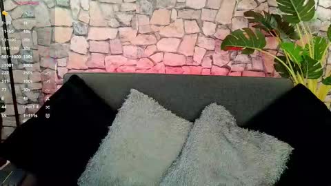 Mia online show from November 8, 2025, 6:29 pm