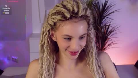 Snapshot of mia_silk chatting on November 5, 2025, 6:24 am Mia online show from November 5, 2025, 6:24 am