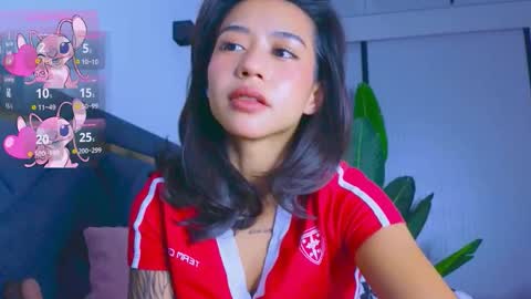 Mia online show from October 8, 2025, 4:04 pm