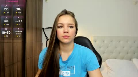 Snapshot of mia_speencer chatting on November 19, 2025, 12:05 pm Mia online show from November 19, 2025, 12:05 pm