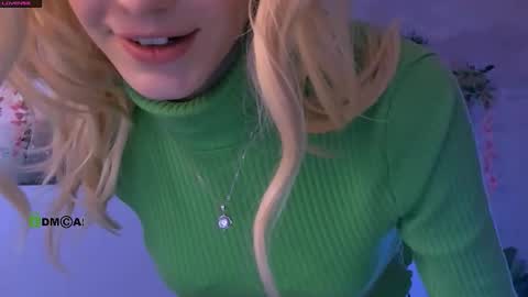 mia_starrr_ online show from February 9, 2026, 9:19 pm
