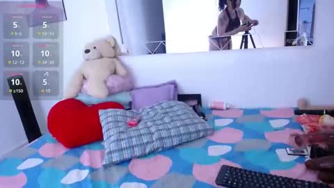 Snapshot of mia_starss chatting on February 9, 2025, 5:50 am Mia online show from February 9, 2025, 5:50 am