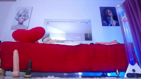 Snapshot of mia_starss chatting on February 15, 2025, 2:47 am Mia online show from February 15, 2025, 2:47 am