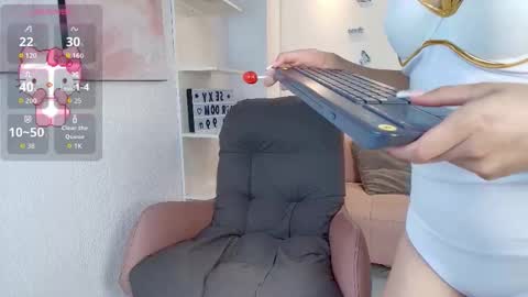 Mia online show from January 8, 2026, 5:43 am