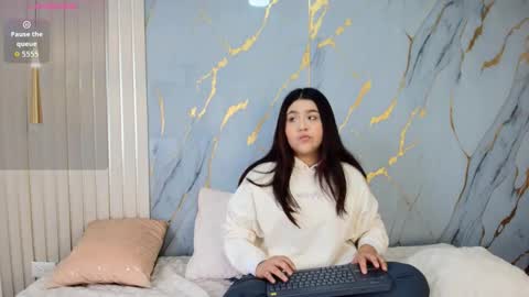 MIA  SUN  online show from October 22, 2025, 11:54 am