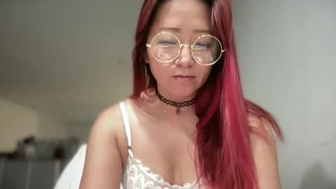 Mia online show from September 24, 2025, 4:43 pm