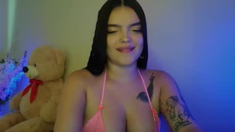 Snapshot of mia_thopsom chatting on February 6, 2026, 2:42 pm mia_thopsom online show from February 6, 2026, 2:42 pm