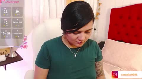 Snapshot of mia_traveluxe chatting on September 16, 2025, 1:28 am Mia online show from September 16, 2025, 1:28 am