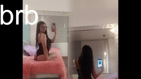 Snapshot of mia_velmont chatting on May 29, 2026, 3:26 am Miaaa online show from May 29, 2026, 3:26 am