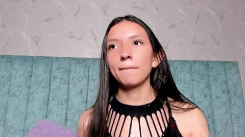Snapshot of mia_velmont chatting on June 5, 2026, 6:52 am Miaaa online show from June 5, 2026, 6:52 am