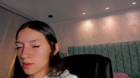 Snapshot of mia_velmont chatting on June 25, 2026, 3:17 am Miaaa online show from June 25, 2026, 3:17 am