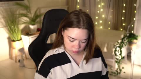 Snapshot of mia_vixen_ chatting on January 6, 2025, 3:42 am VixenMia online show from January 6, 2025, 3:42 am