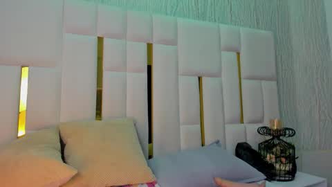 mia_vy online show from February 24, 2026, 7:12 pm