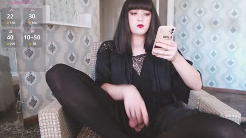 mia_wallase online show from December 1, 2024, 5:46 pm