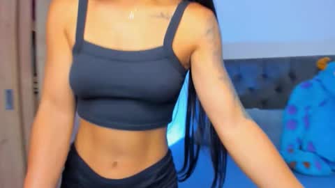 Snapshot of mia_world_ chatting on October 25, 2025, 10:56 am online show from October 25, 2025, 10:56 am