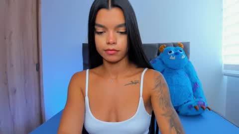 Snapshot of mia_world_ chatting on October 26, 2025, 6:14 pm online show from October 26, 2025, 6:14 pm