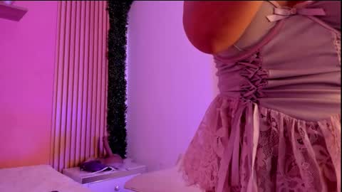 mia_zafir online show from November 22, 2025, 3:27 am