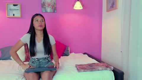 Mia Coleman online show from November 5, 2025, 3:23 pm