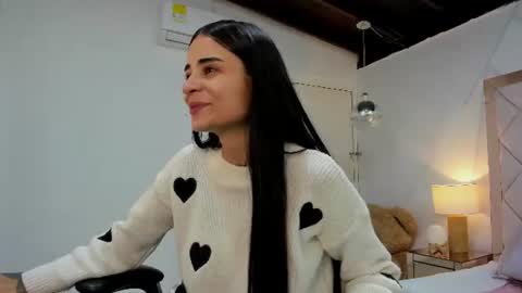 Snapshot of miaa_diamondd1 chatting on June 17, 2026, 1:45 pm Mia online show from June 17, 2026, 1:45 pm