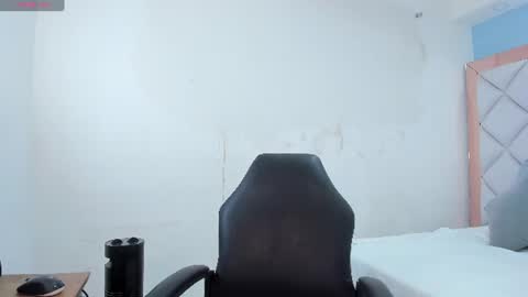 Snapshot of miaa_diamondd1 chatting on June 27, 2026, 1:17 pm Mia online show from June 27, 2026, 1:17 pm