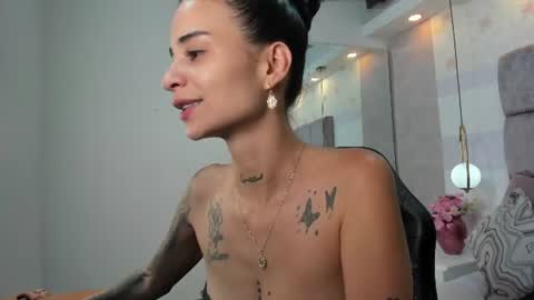 Snapshot of miaa_diamondd1 chatting on July 7, 2026, 12:31 pm Mia online show from July 7, 2026, 12:31 pm