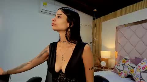 Snapshot of miaa_diamondd1 chatting on July 16, 2026, 12:33 pm Mia online show from July 16, 2026, 12:33 pm