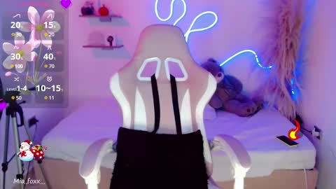 Mia online show from January 6, 2025, 3:09 am