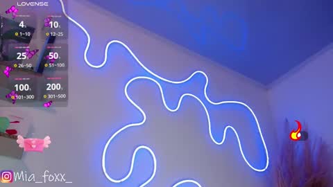 Mia online show from March 8, 2025, 2:01 am