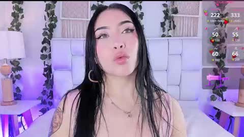 Mia online show from November 6, 2025, 11:55 am