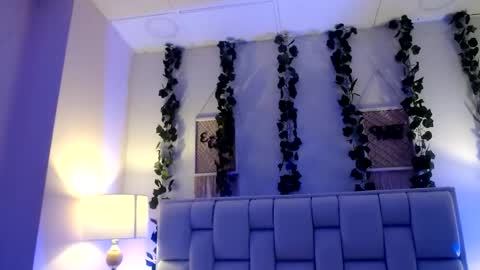 Mia online show from May 24, 2026, 11:48 am
