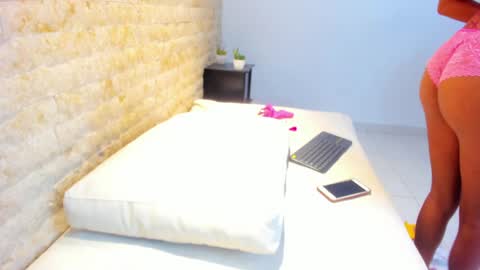 Miaa  online show from December 21, 2024, 10:51 pm