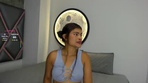 Mia online show from September 18, 2025, 11:45 am