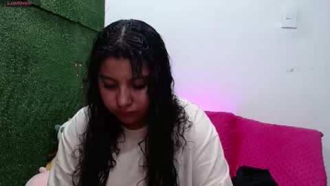 miaa_smiith1 online show from November 5, 2025, 10:04 am