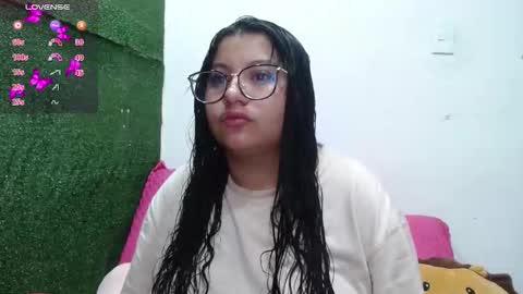 miaa_smiith1 online show from November 6, 2025, 10:05 am
