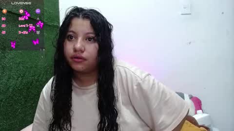 miaa_smiith1 online show from November 7, 2025, 10:04 am