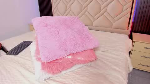 Miaa Farrel online show from January 11, 2026, 7:35 am