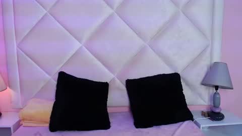 Snapshot of miaasmiith_ chatting on November 8, 2025, 3:29 am Alexandra online show from November 8, 2025, 3:29 am