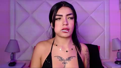 Snapshot of miaasmiith_ chatting on November 22, 2025, 2:05 pm Alexandra online show from November 22, 2025, 2:05 pm