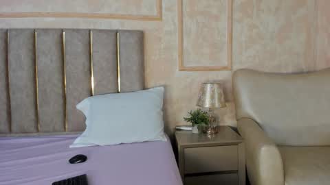 Miaasummer online show from March 23, 2026, 11:47 am