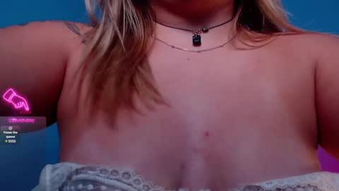 Snapshot of miaawild chatting on December 8, 2024, 2:30 pm Andrea online show from December 8, 2024, 2:30 pm