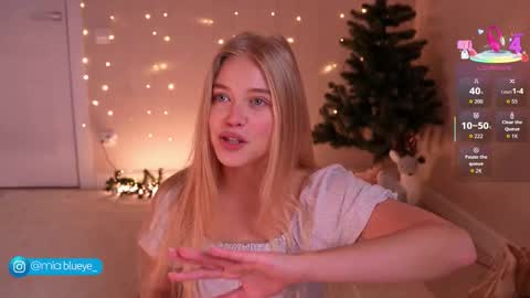 miablueye online show from December 14, 2025, 1:38 pm