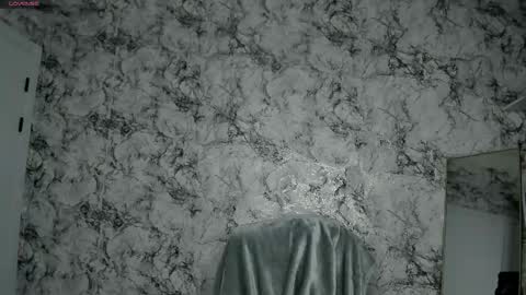 Mia online show from March 11, 2026, 5:52 pm