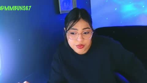 Mia online show from September 19, 2025, 11:49 pm