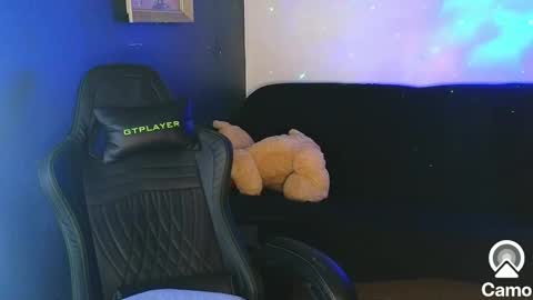 Snapshot of miacanela_xo chatting on September 21, 2025, 12:01 am Mia online show from September 21, 2025, 12:01 am