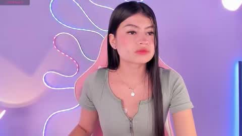 Mia Capone online show from March 18, 2026, 2:09 pm